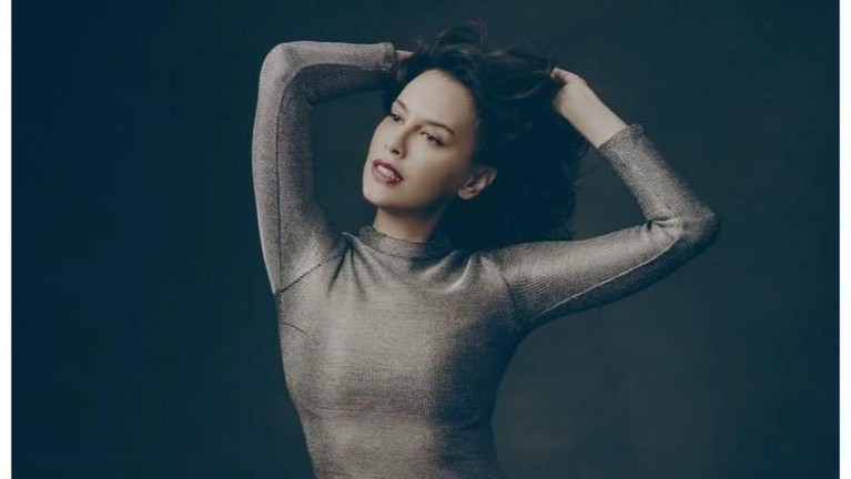 Penampakan Seksi Sophia Latjuba di Usia 49 Tahun Ini, penampakan seksi Sophia Latjuba yang rayakan ulang tahun ke-49 tahun hari ini, Kamis (8/8).