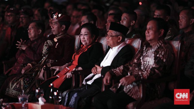 Prabowo Subianto duduk di kursi VVIP saat Kongres V PDIP. Prabowo tak duduk di barisan kursi ketua umum parpol koalisi pendukung Jokowi-Ma'ruf.