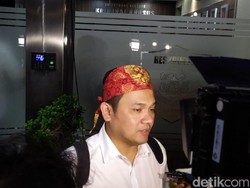 Dipanggil Polisi terkait Vs Hotman, Farhat Abbas Absen