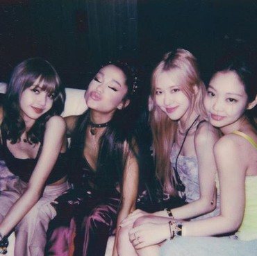 Protes YG soal BLACKPINK Masih Berlanjut, BLINK Pasang Billboard