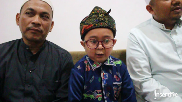 img-title Seriusnya Daus Mini Belajar Agama