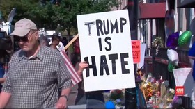 VIDEO: Lawatan Trump ke Korban Penembakan Picu Kontroversi
