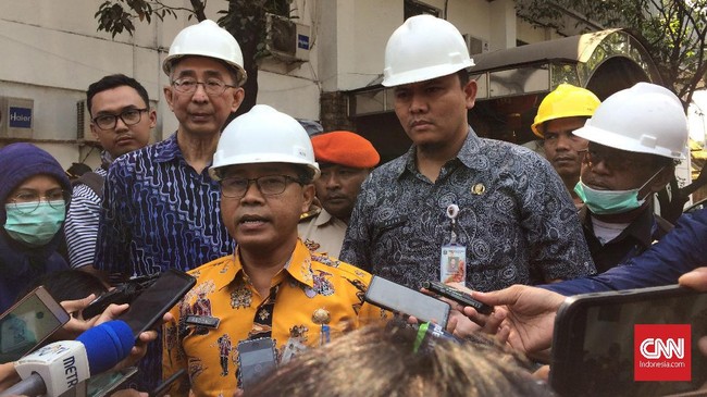 Dinas Lingkungan Hidup DKI Jakarta menegur 47 dari 114 pabrik bercerobong di DKI terkait pelanggaran soal polusi udara, meski tak mencabut izinnya.
