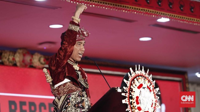 Jokowi memamerkan kesuksesannya menasionalisasi Freeport dan mengambil alih Blok Rokan dari PT Chevron serta Blok Mahakam dari Total Total E&P Perancis.