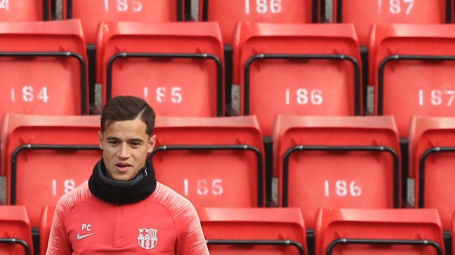 Barcelona's Brazilian midfielder Philippe Coutinho attends a training session at Anfield stadium in Liverpool, north west England on on May 6, 2019, on the eve of their UEFA Champions League semi-final second leg football match against Liverpool. (Photo by Lindsey PARNABY / AFP)