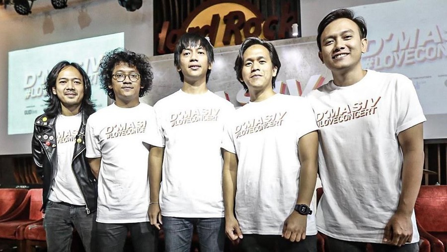 Pihak promotor konser tunggal D'Masiv mengumumkan penundaan konser di Instagram. 