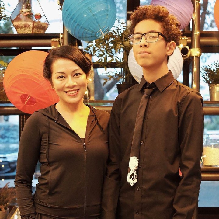 <p>Keenan merupakan anak Dee dari pernikahannya terdahulu dengan penyanyi Marcell Siahaan. Meski telah bercerai, kehidupan mereka dikenal rukun, Bun. (Foto: Instagram: @deelestari)</p>