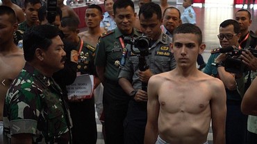 Enzo Zenz Allie, Pria Keturunan Prancis Ingin Jadi Kopassus