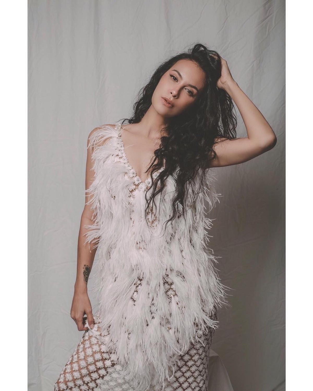 Ini&comma; penampakan seksi Sophia Latjuba yang rayakan ulang tahun ke-49 tahun hari ini&comma; Kamis &lpar;8&sol;8&rpar;&period;