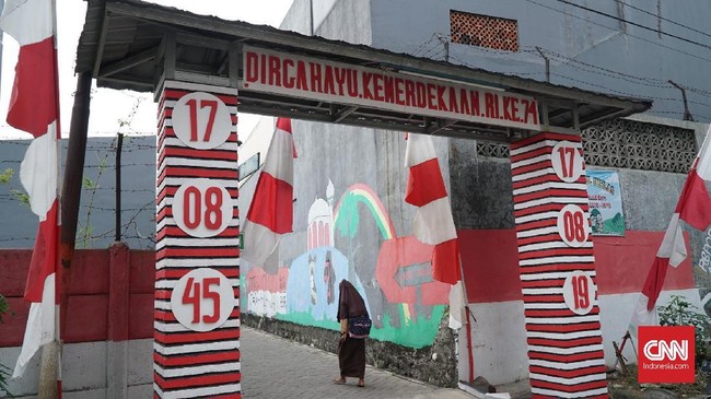 Surat edaran dari RW di Surabaya yang menggunakan istilah pribumi dan non pribumi menjadi viral di publik.