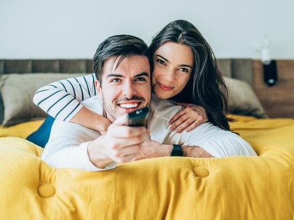 3 Rekomendasi Posisi Bercinta untuk Tangkal Nyeri Punggung