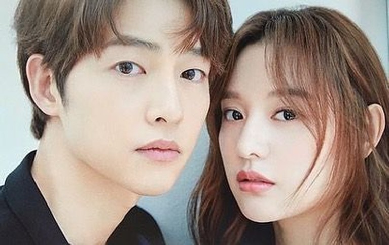 6 Potret Kedekatan Song Joong Ki dan Kim Ji Won Usai lepas dari Song Hye Kyo, Song Joong Ki kini dijodoh-jodohkan netizen dengan artis cantik Kim Ji Won.