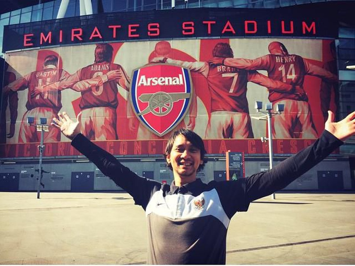 Pesona klub sepakbola dari tanah Britania memang sudah mendunia&period; Berikut ini sejumlah artis Indonesia yang jadi penggemar klub Liga Inggris versi Insertlive&period;