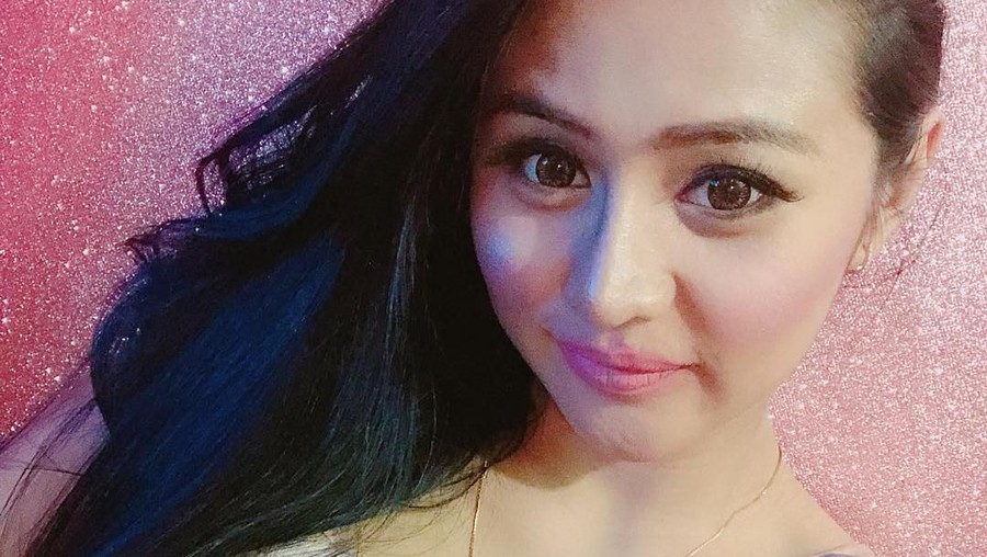 Jelly Jelo Dihamili Berondong, Hotman Paris Kesal dan Beri Pembelaan Hotman Paris kaget dan membela saat mengetahui bahwa model seksi Jelly Jelo punya anak tanpa adanya bapak dari anak tersebut.