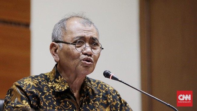 Ketua KPK Agus Rahardjo menyatakan bahwa pernyataan pelanggaran kode etik berat oleh Irjen Firli Bahuri sudah dibahas di grup whatsapp.