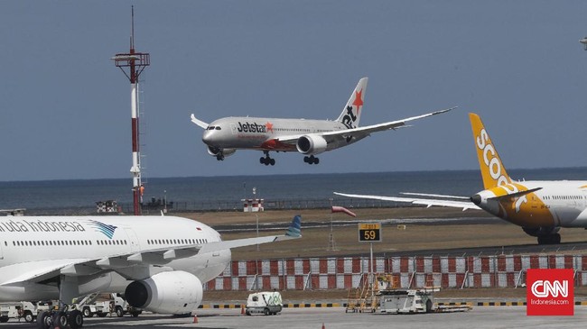 Pesawat Jetstar JQ35 dari Melbourne, Australia, gagal mendarat di Denpasar, Bali, Selasa (27/12) karena miskomunikasi.