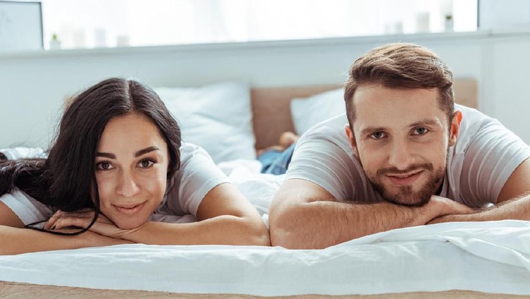 Sehari sebelum menstruasi katanya jadi salah satu waktu ternikmat untuk berhubungan intim. Intip alasannya yuk!