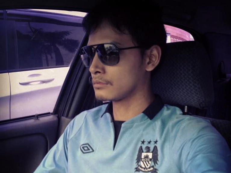 Pesona klub sepakbola dari tanah Britania memang sudah mendunia. Berikut ini sejumlah artis Indonesia yang jadi penggemar klub Liga Inggris versi Insertlive.