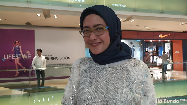 Beli seperlunya dan bertanya sebelum membeli, adalah cara Adhitya Putri agar tidak mubazir saat belanja perlengkapan anak.