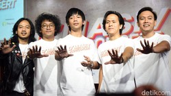 D'Masiv Nonton Pertandingan MU Sebelum Manggung di Old Trafford