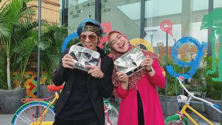 Raja dan Ratu Youtuber Indonesia Kompak Unggah Foto Sapi Kurbannya