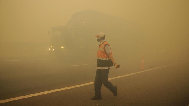 BPPT akan melakukan modifikasi cuaca berupa hujan buatan untuk menanggulangi kebakaran hutan dan lahan di Sumatra dan Kalimantan.