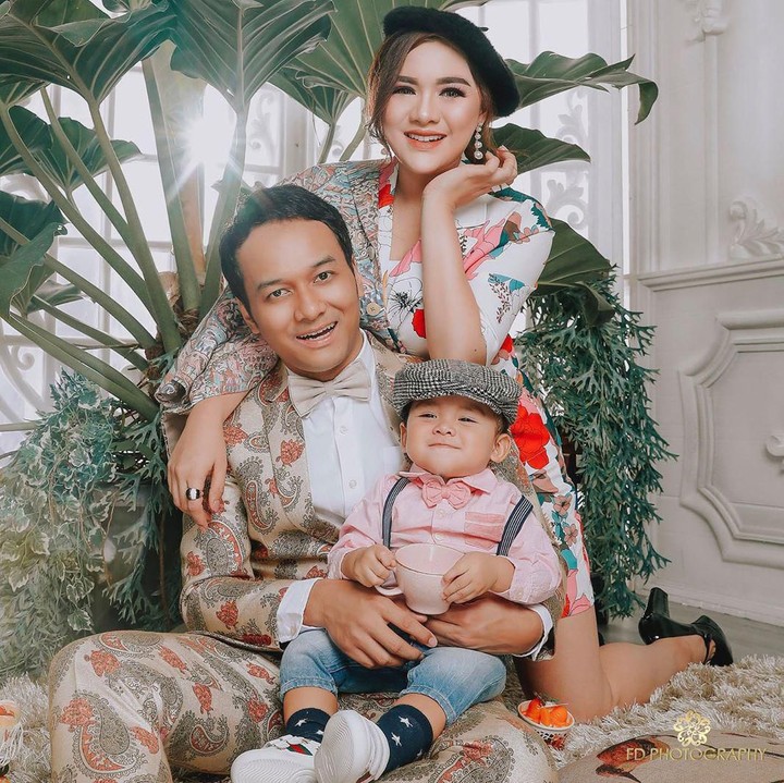 <p>Vicky Shu menikah dengan Ade Imam pada 23 September 2017. (Foto: Instagram @vickyshu)</p>
