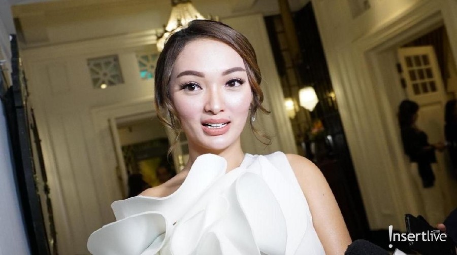 Zaskia Gotik dikait-kaitkan dengan pengusaha muda, Sirajuddin Mahmud Sabang.
