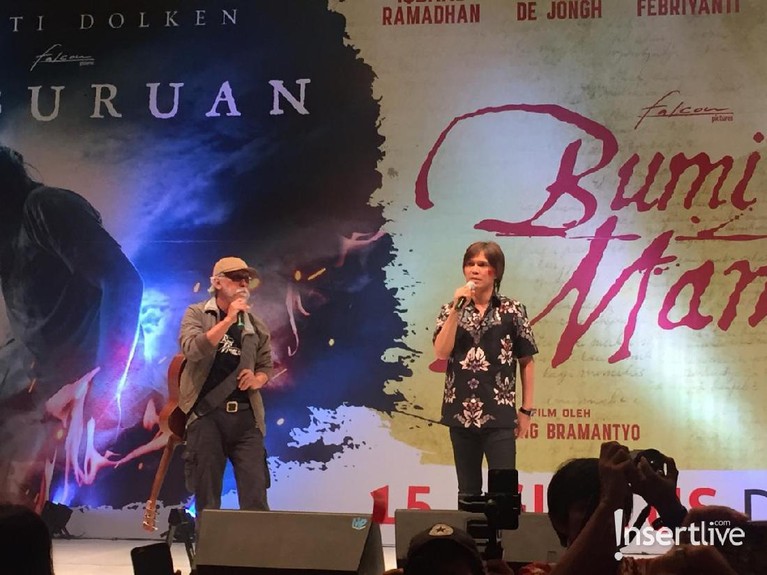 Mewah! Gala Premier Film Bumi Manusia dan Perburuan di Surabaya Gala premier film Bumi Manusia dan Perburuan berlangsung meriah digelar di Surabaya, Jawa Timur. Berikut sederet potret kemeriahannya.