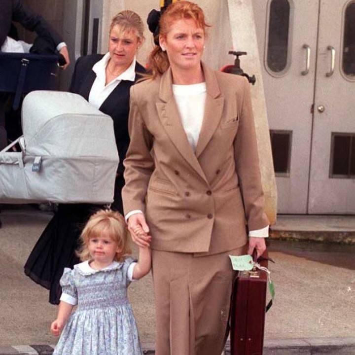 Sejak kecil, Beatrice sudah sering tampil di depan publik bersama sang ibu. (Foto: Instagram @princesseugenie)