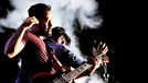 7 Aksi Panggung Uki Sebelum Keluar dari NOAH Uki resmi hengkang dari NOAH. Sebagai seorang gitaris, penampilan Uki selalu memikat. Ini deretan penampilan Uki di atas panggung khusus untuk Insertizen: