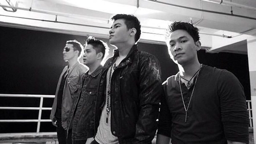 Sebelum Peterpan berganti nama menjadi NOAH, sang gitaris Uki sempat membentuk band bernama Astoria.