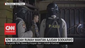 VIDEO: KPK Geledah Rumah Mantan Ajudan Soekarwo