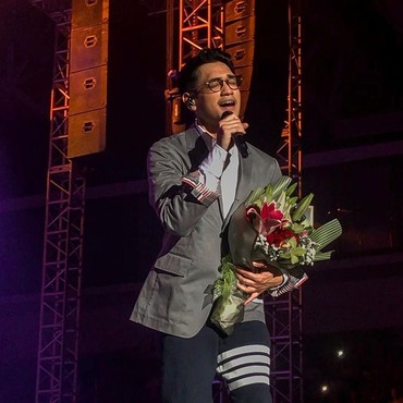 Ucapan Terima Kasih Afgan untuk Rossa di Konser Tunggal