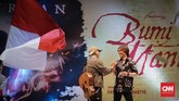 FOTO: Kemeriahan Gala Premier 'Bumi Manusia' di Surabaya Film yang diadaptasi dari karya Pramoedya Ananta Toer, Bumi Manusia dan Perburuan, tayang premier di Surabaya, Jumat (9/8).