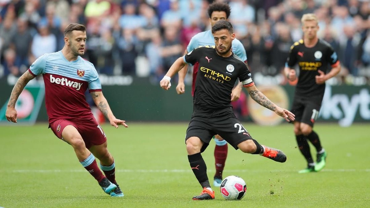 FOTO: Sterling Hattrick, Manchester City Pesta Gol