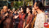 FOTO: Kemeriahan Gala Premier 'Bumi Manusia' di Surabaya Film yang diadaptasi dari karya Pramoedya Ananta Toer, Bumi Manusia dan Perburuan, tayang premier di Surabaya, Jumat (9/8).