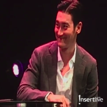 Rahasia Ketampanan Choi Siwon Ada di Dalam Saku Bajunya