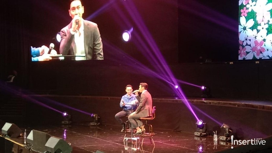 Teriakan Histeris Penonton Sambut Choi Siwon di Panggung Choi Siwon menggelar acara fan meeting di Jakarta.