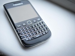 Bye iPhone! BlackBerry Bekas Jadi HP Incaran Gen Z