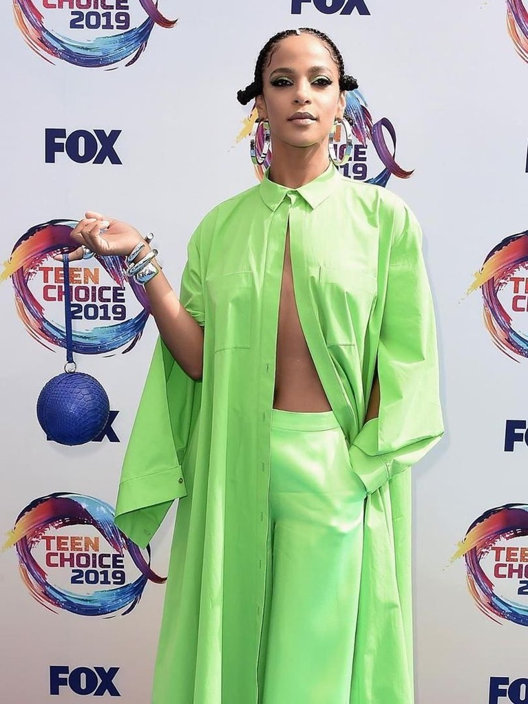 Tujuh gaya selebriti di karpet merah Teen Choice Awards 2019.
