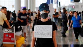 Pedemo Hong Kong Kembali ke Bandara, Tutup Ruang Kedatangan
