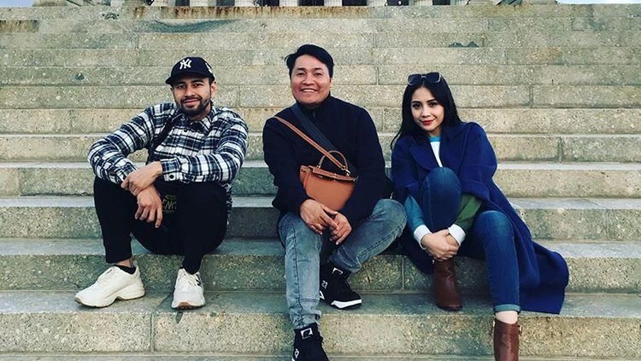 Setelah satu bulan pulang kampung, asisten Raffi Ahmad, Merry, balik ke Jakarta lagi?