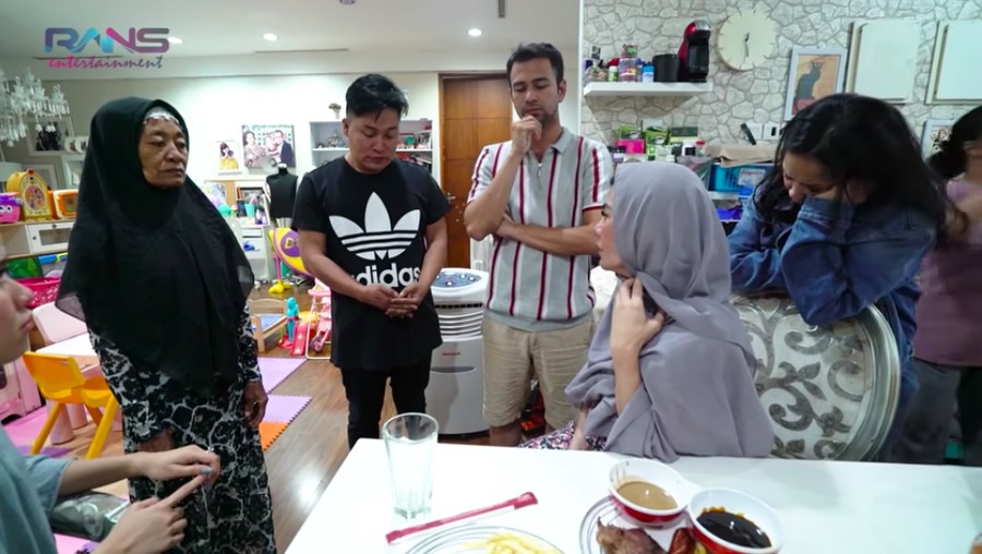 Merry pamit sebagai asisten Raffi Ahmad setelah 13 tahun bekerja.