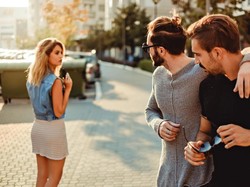 5 Tips Menghadapi Catcalling