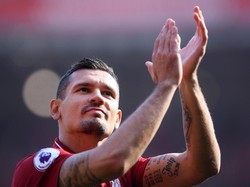 Waduh, Bek Liverpool Ini Tekel Anak Sendiri Sampai Jatuh