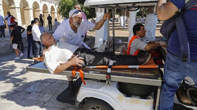 FOTO: Al Aqsa Saksi Bentrok Palestina-Israel Saat Idul Adha