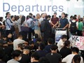 Keluh Penumpang Terjebak di Bandara Hong Kong akibat Demo