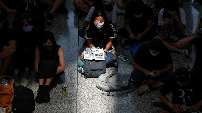 Para pegiat pro demokrasi Hong Kong meminta pemerintah Taiwan untuk bergabung dengan mereka menghadapi pemerintah China yang dianggap otoriter.