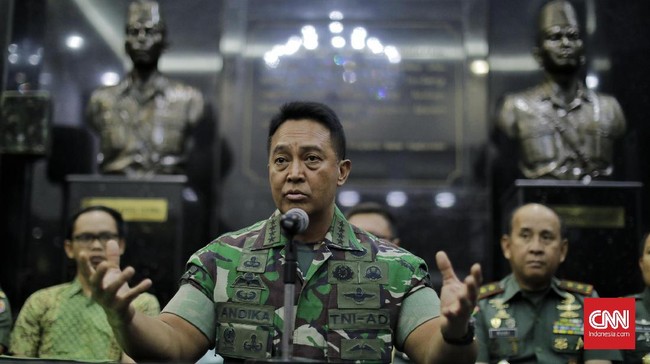 Ketua Pelaksana Komite Penanganan Covid-19 dan Pemulihan Ekonomi Nasional Erick Thohir menggandeng KSAD Andika Perkasa sebagai wakilnya.